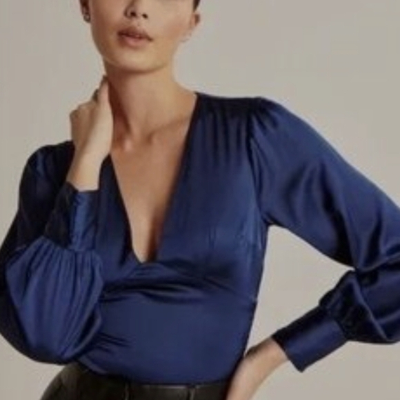 Abercrombie & Fitch Satin Long Puffed Sleeve Top Size M - Picture 2 of 10